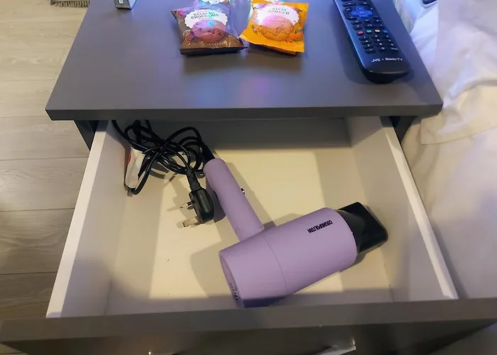 Thornton Road - 3 홈스테이