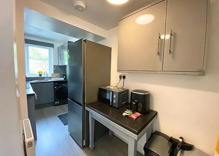 Thornton Road - 3 홈스테이